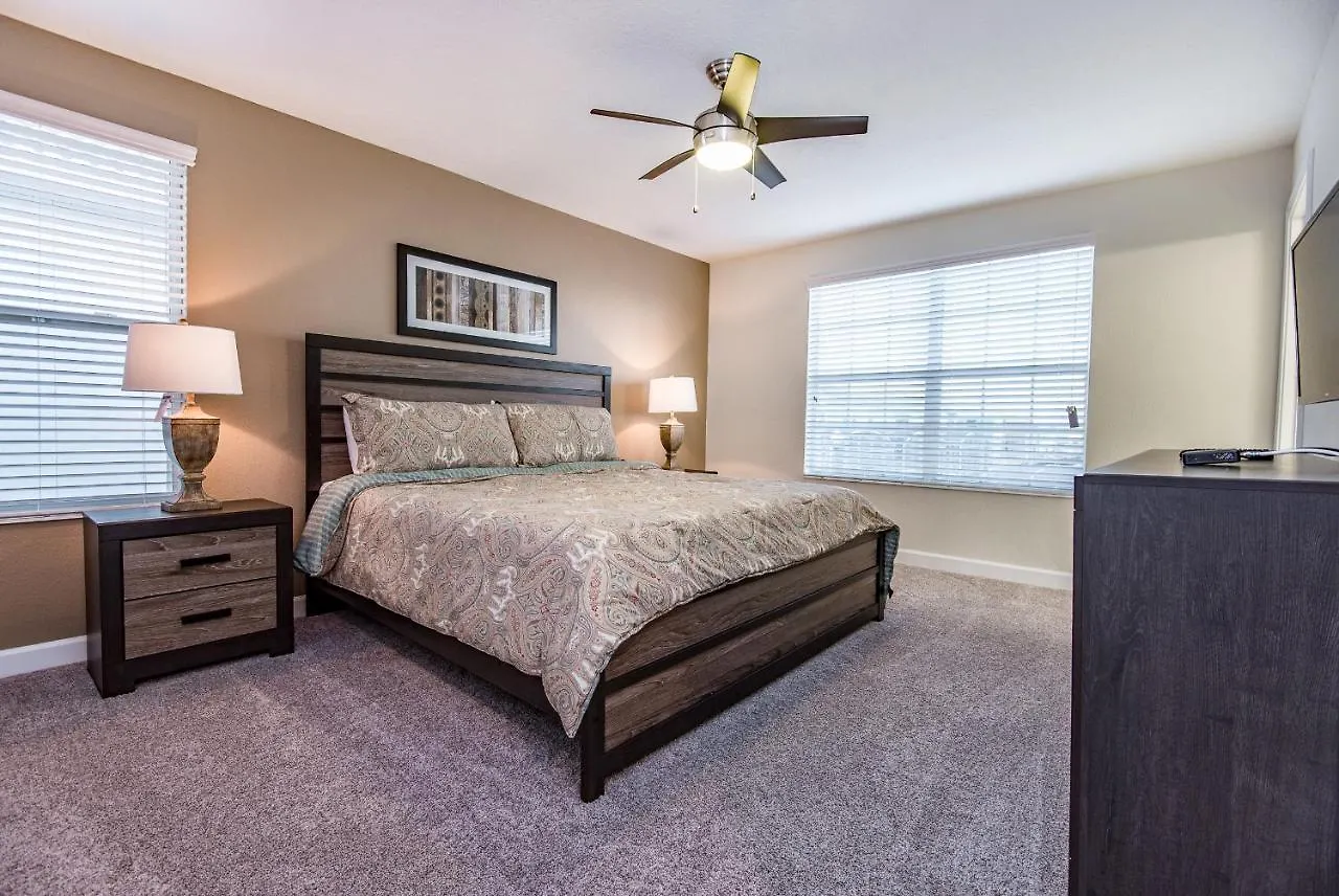 Fantastic 6 Bedroom 5 Bathroom Champions Gate Four Corners